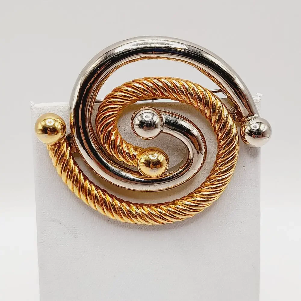Vintage this brooch